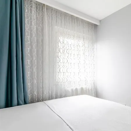Flat W Shared Pool And Gym 8min To Citys Cevahir Stambuł